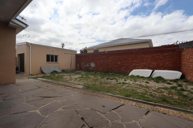 To Let 4 Bedroom Property for Rent in Gatesville Western Cape